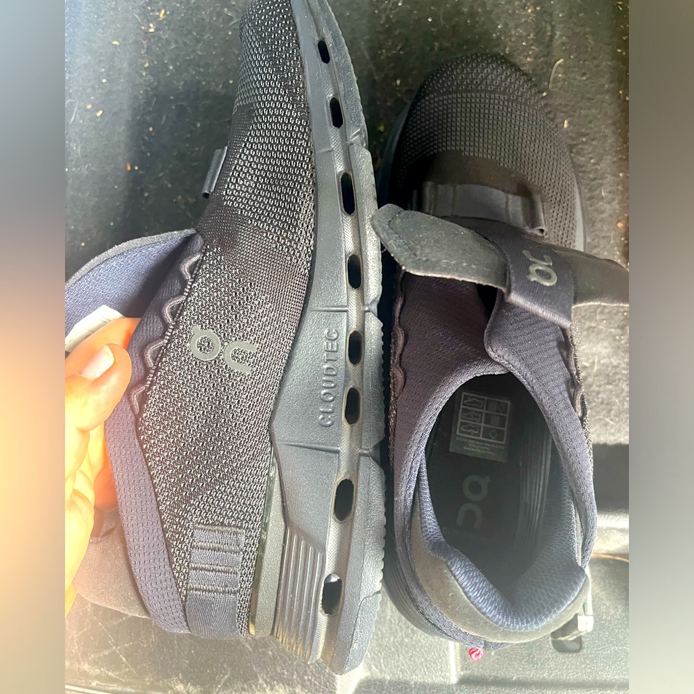 NEW + NEVER worn On Cloud Running Cloudnova size 8